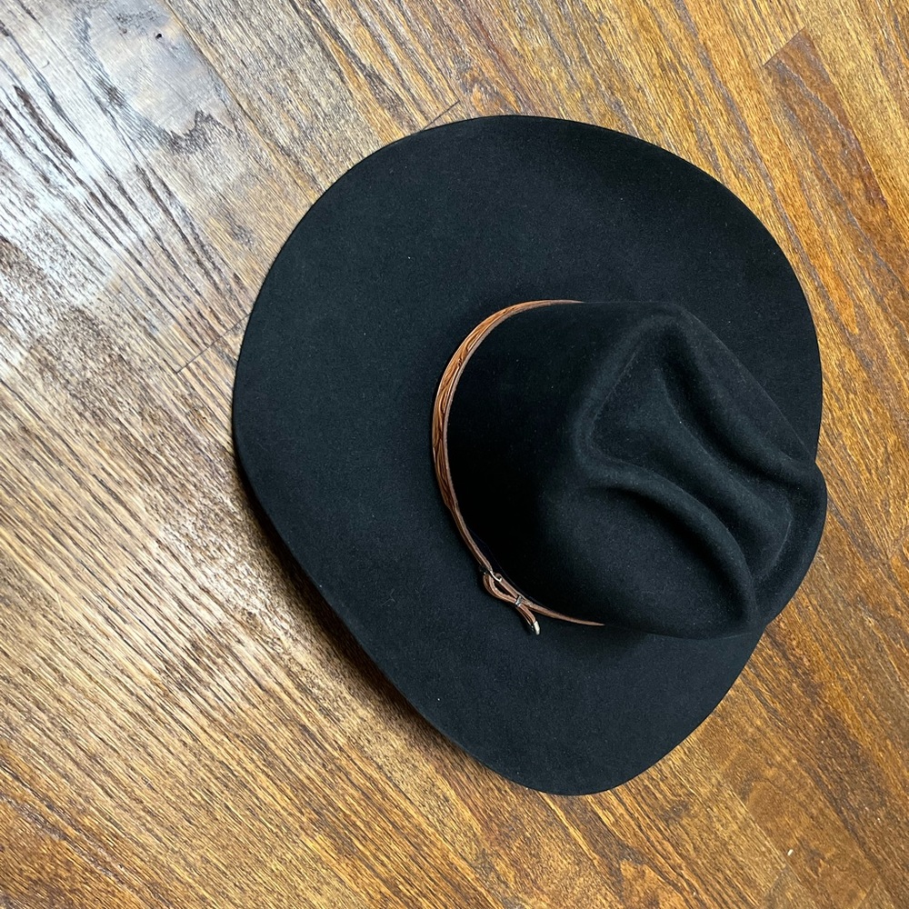 30x Proper Cowboy Hat and Belt